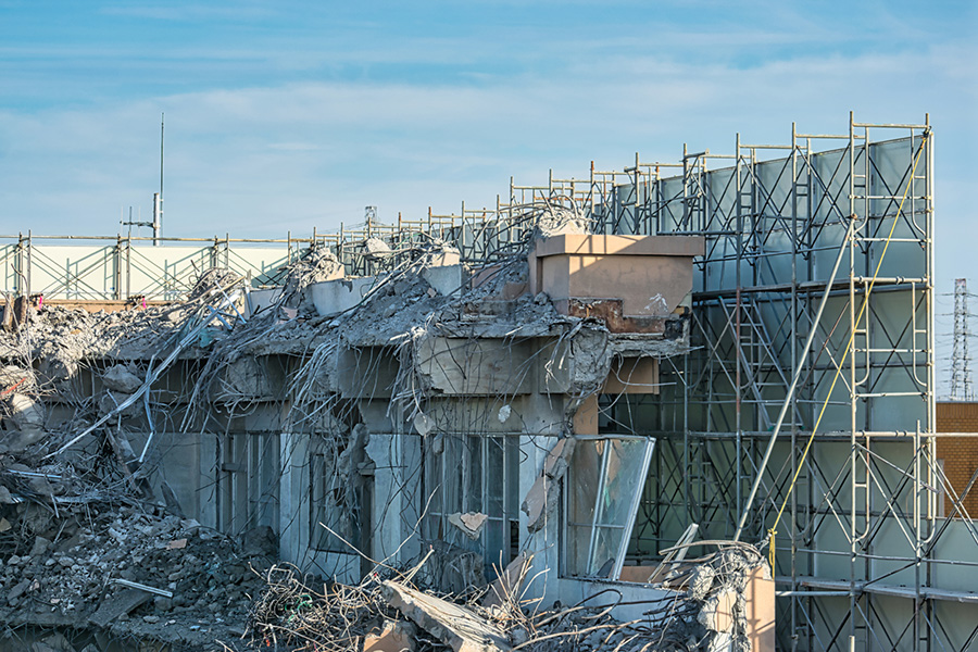 画像：解体養生足場工事